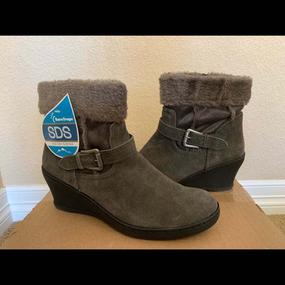 Brand New! Waterproof Wedge Boots